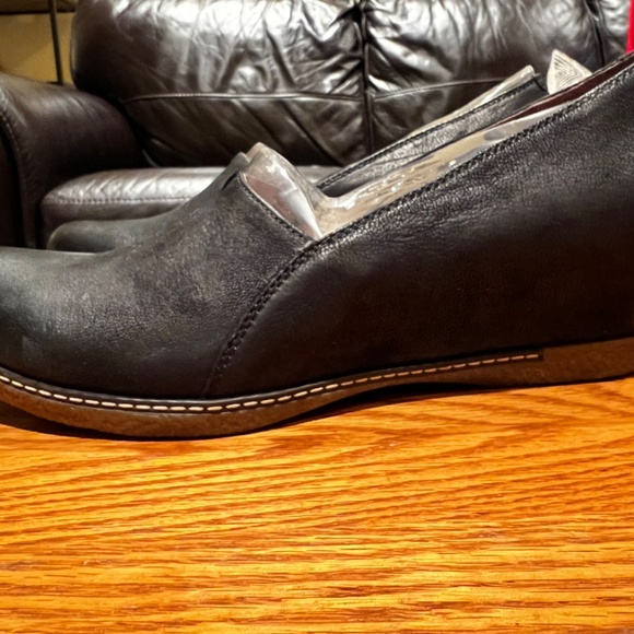 Never Worn Dansko Women’s Shoes - Picture 2 of 3